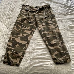 Camo Cropped Paper Bag Waist Pants NO pockets. size 11